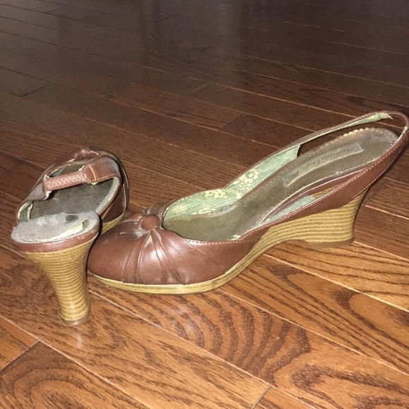 AMERICAN Eagle Wedged sandal - Picture 2 of 4